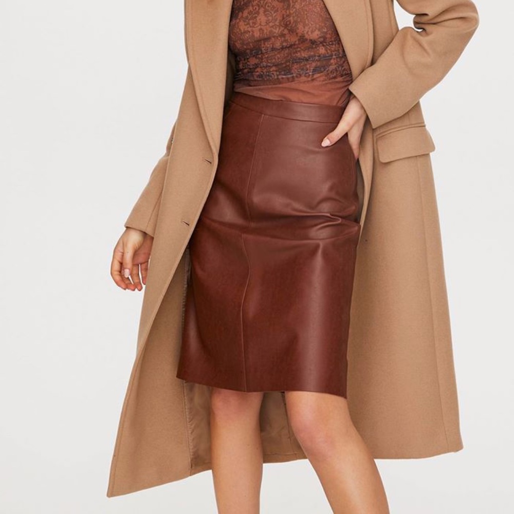 BRAND NEW Aritzia Diamante Faux Leather Skirt